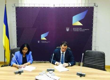 Украина подписала кредит на $800 млн., - Абромавичус