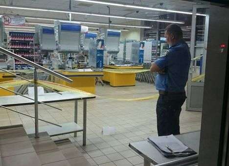Опубликован снимок убийцы, застрелившего человека в магазине (ФОТО)