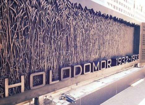 В США практически одновременно скончался исследователь Голодомора и установили памятник жертвам Голодомора в Украине (ФОТО)