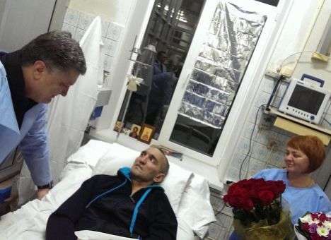 Порошенко позвонил  в США Герою Украины-бойцу АТО