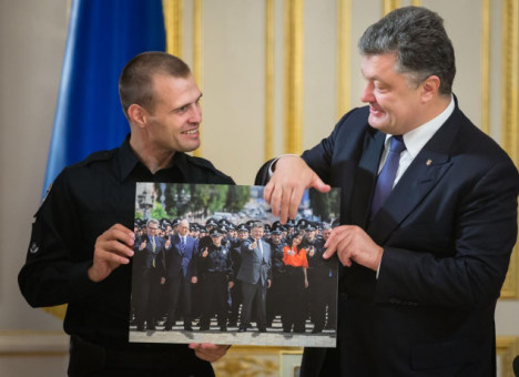Порошенко выполнил просьбу главного полицейского Киева