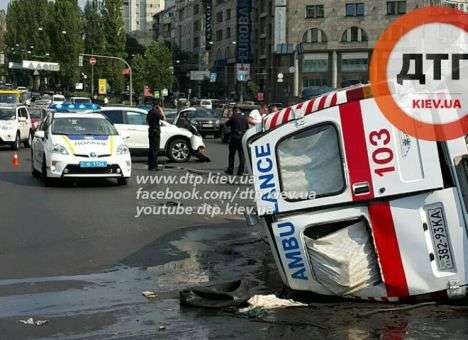 Подробности ДТП В Киеве: В «скорой», в которую врезалася Honda, везли младенца (ФОТО)