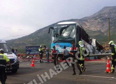 В Турции перевернулся автобус с украинскими туристами, есть жертвы (ФОТО)