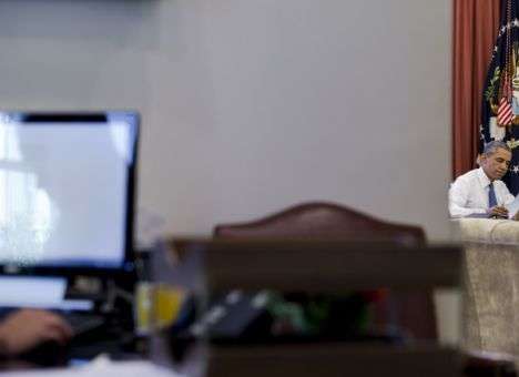 Помощница Обамы в гневе выхватила у полицейского оружие и выстрелила