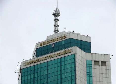 Транспортники требуют у Яценюка отставки министра Пивоварского