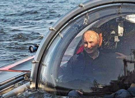 Путин и Медведев проплывут под водой (ФОТО)