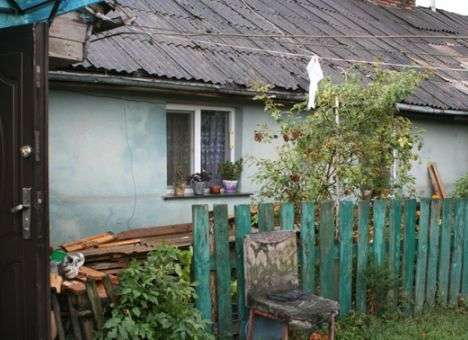 Вернувшись из больницы, мужчина обнаружил трупы жены и дочери (ФОТО)