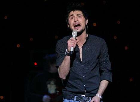 Ночью в Москве ограбили известного певца