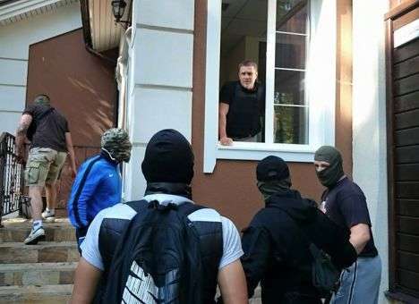Опубликовано видео осады мэрии Харькова (ФОТО, ВИДЕО)