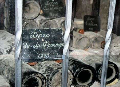 Путин в Крыму пил вино за 44 рубля (ФОТО)