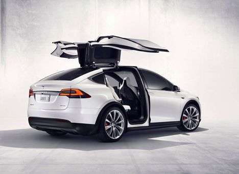 Tesla представил самый быстрый электромобиль в мире