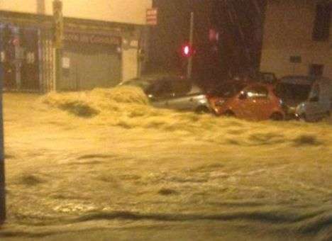 На Францию обрушилось наводнение, жертв уже больше 10 (ФОТО)