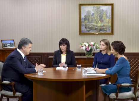 Порошенко сообщил, о чем пришлось спорить в Париже