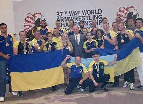 Двое украинцев стали чемпионами мира по армреслингу
