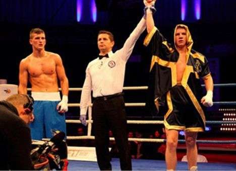 Украинец нокаутировал доминиканского боксера