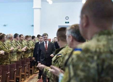Порошенко обратился к «инвалидам» и критиканам
