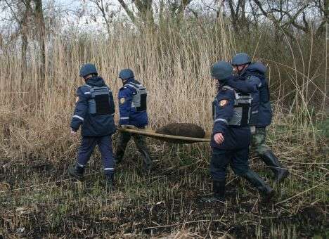 Под Киевом продолжается пожар и звучат взрывы