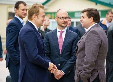 «Белые воротнички» не хотят раздавать гречку избирателям (ФОТО)