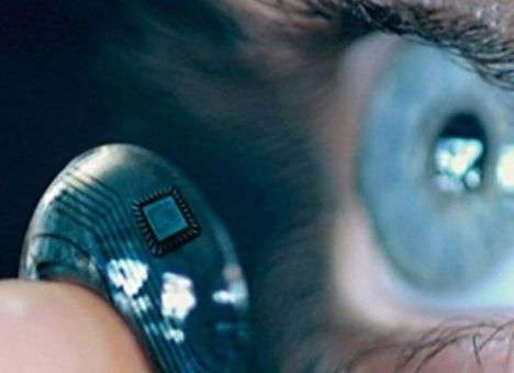 Google создает «умные» контактные линзы с питанием от солнца