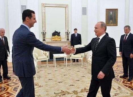 Президента Сирии просят остаться в Кремле