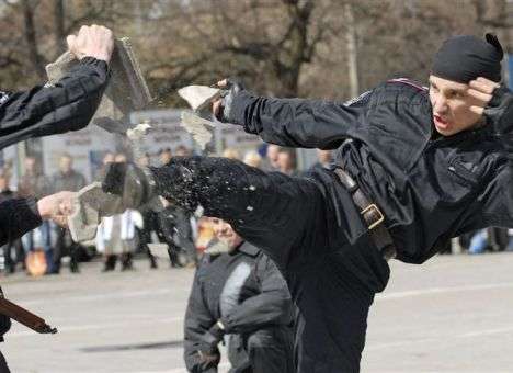 Деньги на спецназ дали бизнесмены, - Саакашвили