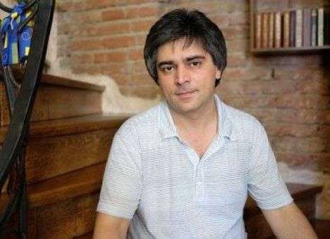 Коллеги известного украинского писателя начали кампанию по его спасению