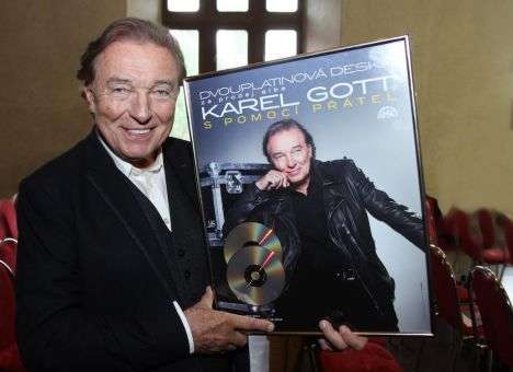 Знаменитый певец узнал, что болен раком