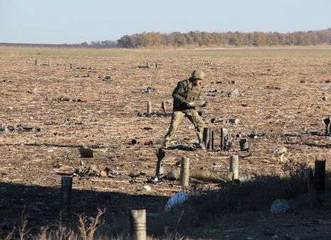 В Донбассе снова гремело орудие