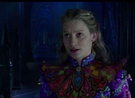 Впервые обнародованы кадры из фильма «Алиса в Зазеркалье» (ВИДЕО)