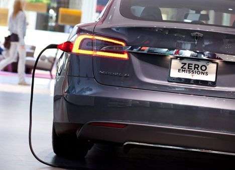 Tesla терпит убытки 10 кварталов подряд