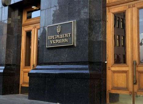 Люди у Порошенко собираются по ночам, - Томенко