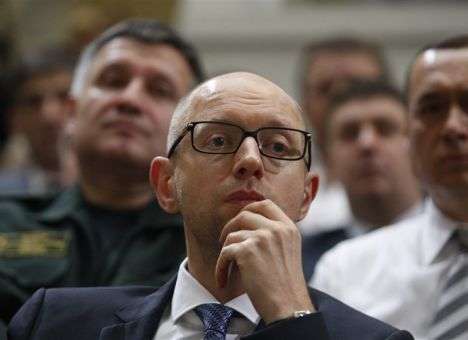 Яценюк отплатит из госбюджета техобслуживание личных авто дипломатов