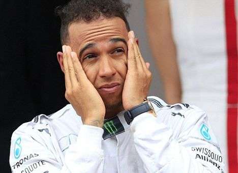 Чемпион Формулы 1 попал в ДТП