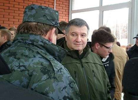 Аваков показал, из чего будут стрелять его снайперы (ФОТО)
