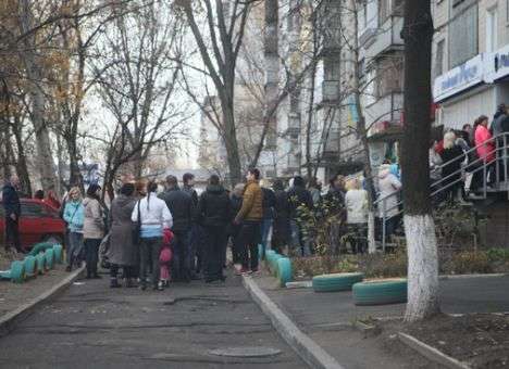 В штабе «Укропа» в Днепропетровске в «день тишины» идет незаконная раздача денег членам избиркомов (ФОТО)