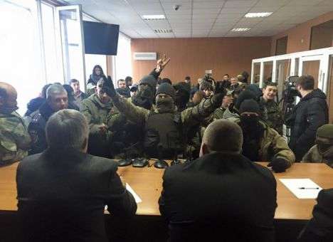 Бойцы «Правого сектора» «захватили» одесский суд (ФОТО)