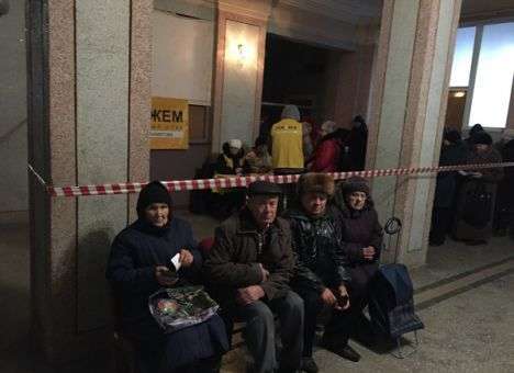 Прибыла гуманитарная помощь для жителей полуразрушенного Углегорска (ФОТО)