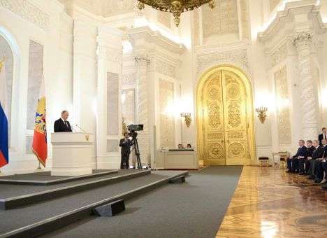 Перед Федеральным собранием выступали сразу три Путина, - WSJ