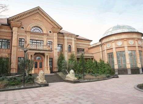 «У Ющенко» делают золотой ремонт