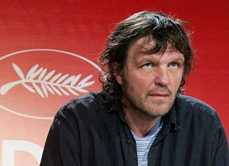 Известный режиссер «отдал» Путину свой двор для ракет