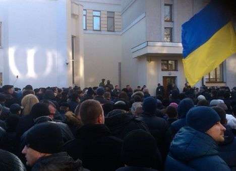 Ответ протестующим милиционерам: Вы не выходили, когда людей избивали в райотделах