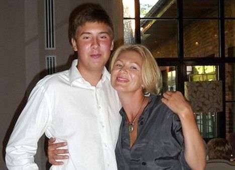 Эксперты рассказали, как 19-летний сын российского миллиардера убивал мать