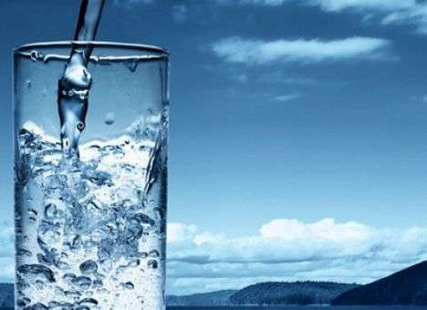 Их миллионы: Ученые подсчитали количество бактерий в стакане воды