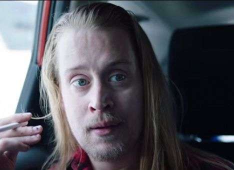 Психопат и садист: Стало известно, кем стал герой комедии «Один дома» (ВИДЕО)