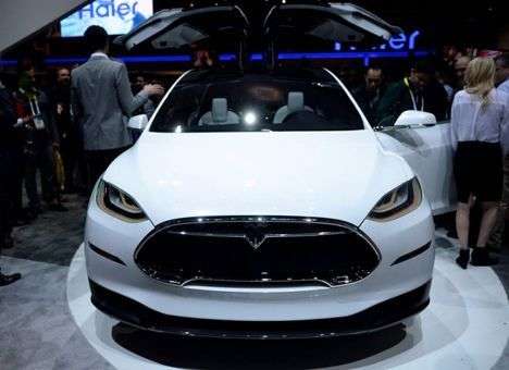 Tesla не намерена менять производителя автопилота