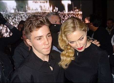 Мадонна выиграла суд у 15-летнего сына, пытавшегося «сбежать»