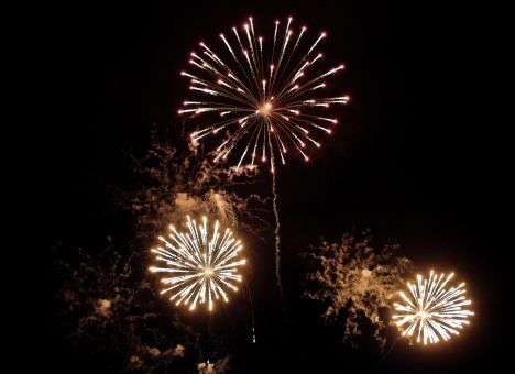 В РФ пиротехника убило в момент признания в любви