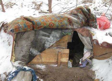 Пропавший полгода назад школьник жил в землянке с малознакомым мужчиной (ФОТО)