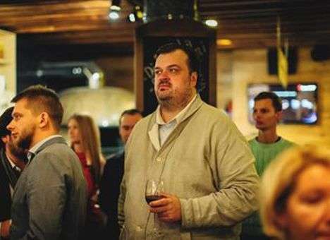 Российский комментатор заснул в прямом эфире (видео)