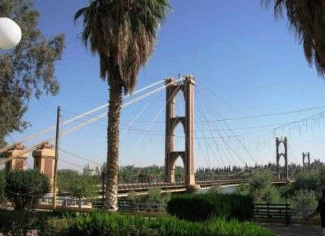 После убийства 300 женщин и детей боевики «ИГ» взяли в заложники еще 400